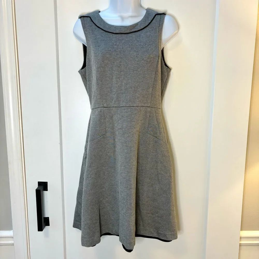 White House Black Market gray structured sleeveless sheath dress size 6